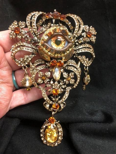 evergreenhues's tweet photo. ornate crystal eye brooches with a mystical gothic design https://t.co/0qbwS8YXOs
