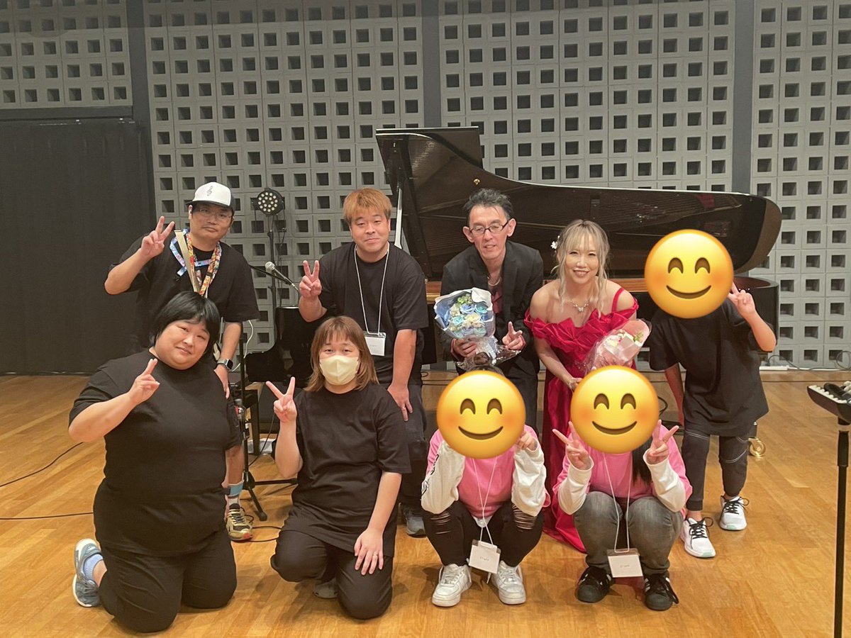 tgtt20251011's tweet photo. マネージャー日記Part19
会場に、ご来場またはYouTubeでの、ご視聴ありがとうございました🙇‍♂️
LIVEも終わり打ち上げに、ご参加の方も、ありがとうございました🙇‍♂️
@takuya530719 @m_music_a LIVEお疲れ様でした🤗 https://t.co/S6OkOmDnlK