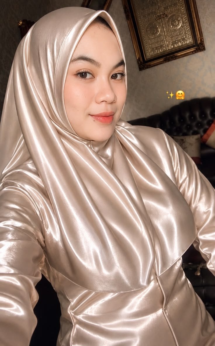 satin459's tweet photo. Who likes satin? https://t.co/vUUJ2EmRf4