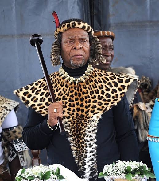 Kolie_Yola's tweet photo. Inkosi iyazalwa. Shaka was born outside a formal marriage, yet became one of the most consequential Zulu kings. Prince Simakade too is King Zwelithini’s firstborn, born outside marriage and raised in the royal household. Ubukhosi is deeper than winning in court. It's SPIRITUAL! https://t.co/Zr4hJfojyy