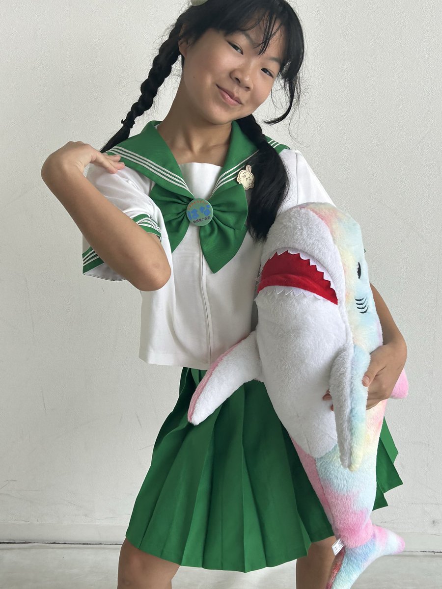 motsu_ni2's tweet photo. 今日の！
みんなお姉さんになったなぁ、、(会う度に言ってるやつ)
はなぽん先輩はサメをぶん回してハジけててりあなちゃんはとんでもない量のめじるしを持ってくるしゆいちゃんはなんか照れ照れしててかわいかった
 #つきみそうドリィ
 #ゆい
 #りあな
 #はな https://t.co/Dtp0MXLmfd