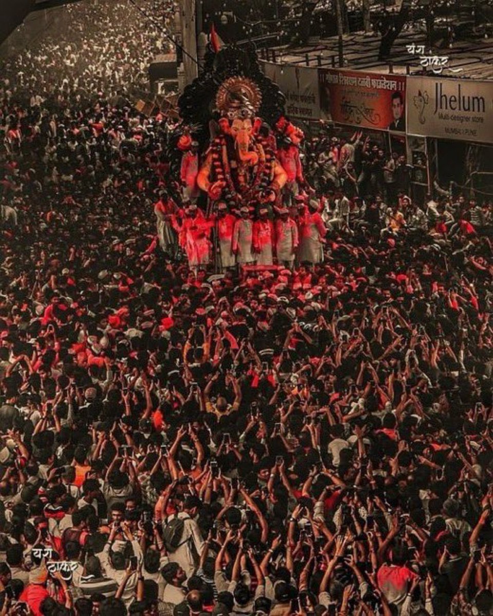 1921winden's tweet photo. Mumbai is insane https://t.co/yXhWHcY0T8