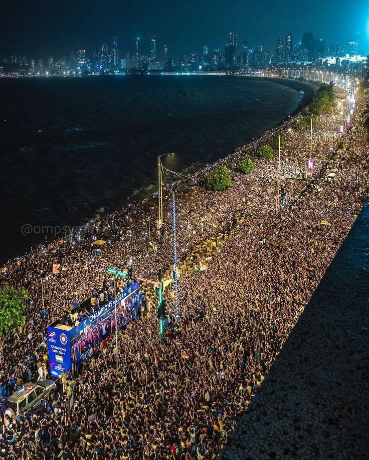 1921winden's tweet photo. Mumbai is insane https://t.co/yXhWHcY0T8