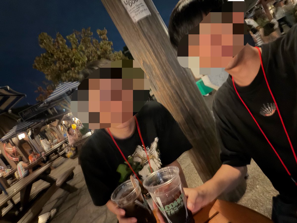 akanyaro2's tweet photo. 一昨年ぶりにユニバのオールナイトイベントに参戦していました
一昨年より入りが早く、一昨日の昼12時から昨日の朝5時まででくったくたなりました
いつも誘ってくれる友人に、𝑩𝑰𝑮𝑳𝑶𝑽𝑬______ https://t.co/H8EKwnQyCb