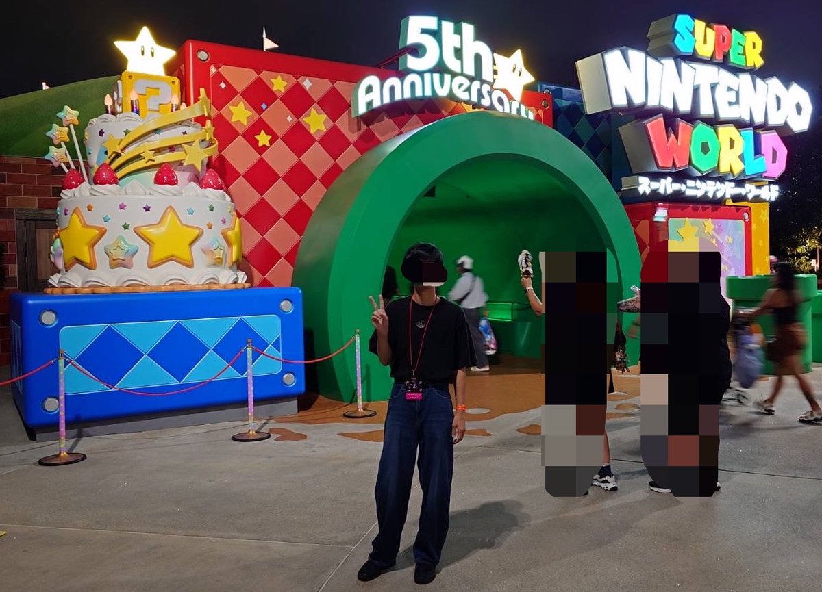akanyaro2's tweet photo. 一昨年ぶりにユニバのオールナイトイベントに参戦していました
一昨年より入りが早く、一昨日の昼12時から昨日の朝5時まででくったくたなりました
いつも誘ってくれる友人に、𝑩𝑰𝑮𝑳𝑶𝑽𝑬______ https://t.co/H8EKwnQyCb