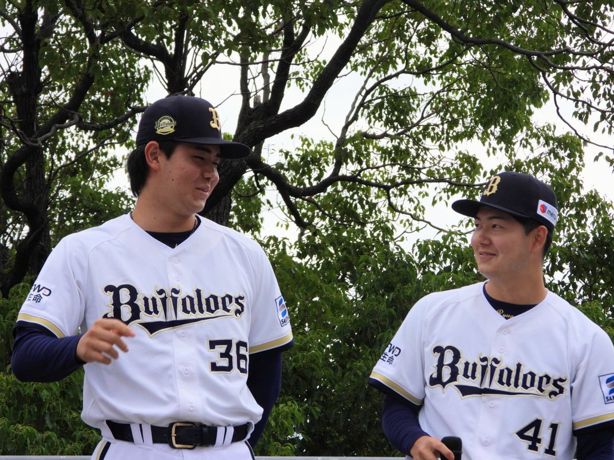 333orix's tweet photo. 今日はトークショーは
ルーキーのこの二人
#森陽樹
#佐藤龍月
#浜崎剛
#Bsファーム https://t.co/Svbfja9w7s