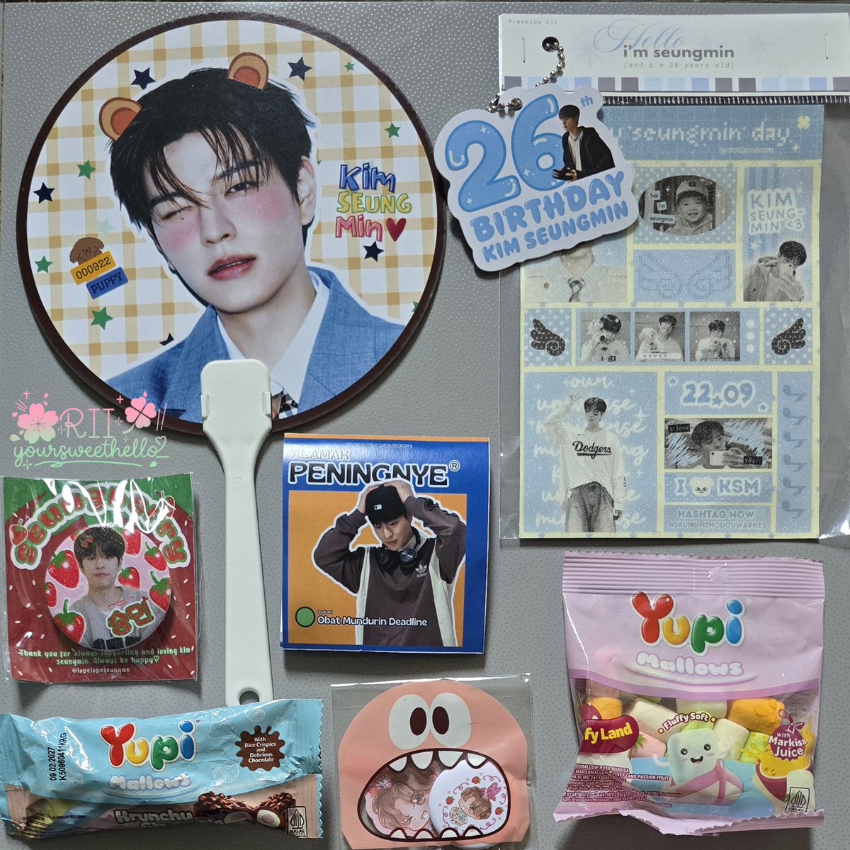 yoursweethello_'s tweet photo. @KSMIDN @ChaniSgrbb @PERSAMI_ID last but not least, pribis kece2 ini dari stay 😍 @staphylosky @naddyouniverse @lopelopeseungmn @saldverse ada yg kasi yupi jg cuma tak tahu siapa huhu terima kasih banyak kakak2 🫶🫶 https://t.co/uaXmckNTxs
