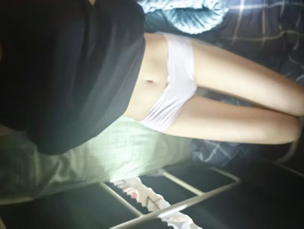 haydenelmlinger's tweet photo. 08年女大还是处正常吗？？#处女 #女大 https://t.co/EPGnT6M7aX