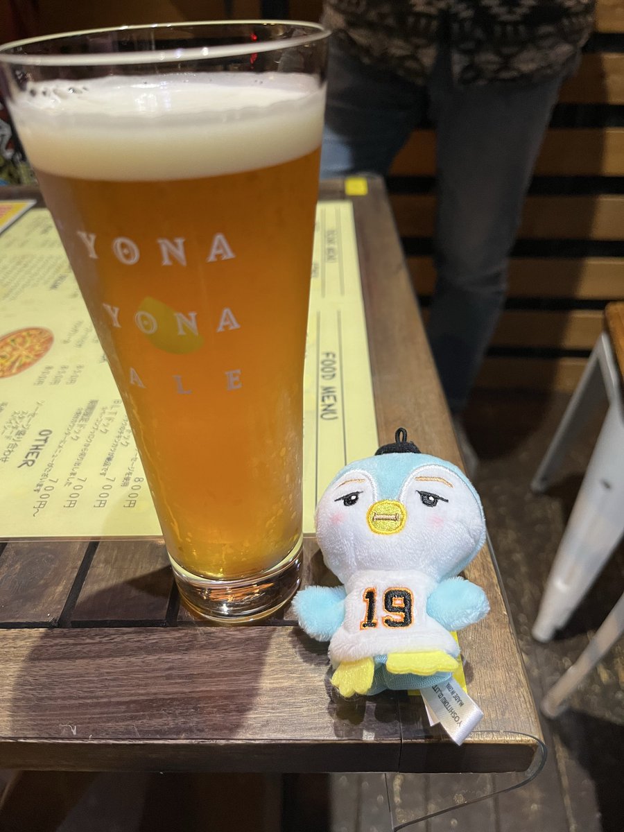 kosuke09216's tweet photo. 今日も推しのライブあります！
アコースティック系🪉
地元信州にいた頃お世話になりました。

#ジャイアンツ
2位以上CSドームスタート確定
しかし優勝は崖っぷち💦
残り数試合打撃向上を祈るのみ🙏

ナイトゲーム観れませんが
今宵は🐧を同行してKPです🍺 https://t.co/Hd7dEFQiOU