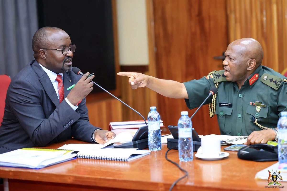 HalidiDhafa's tweet photo. Updf officer attacking the chairman pac communities. How will it be a free and fair investigation insulting the chairman. https://t.co/6c2OMtisTC