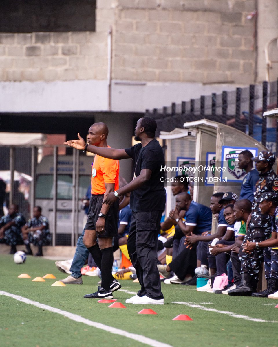 HomeBoyOfLaGos's tweet photo. Coach @TallBlackBoy of @SportingLagos ππ½
#SPLBAR #EUROMATCHNPFL #NPFL27 https://t.co/vfYxP5qZSn