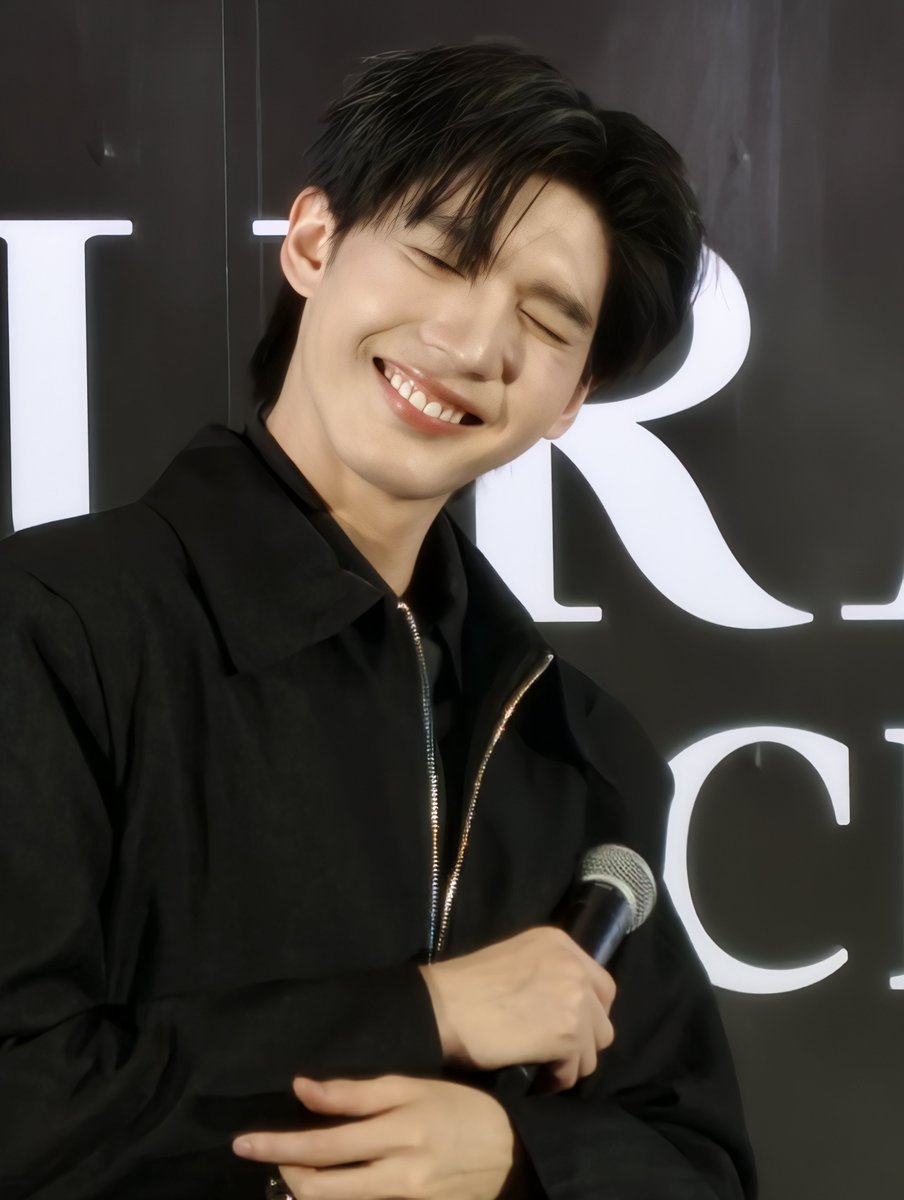 NatchaFai1's tweet photo. ยิ้มหวานมาก🥰😘😍

AOU X URANUS KORAT
#UranusClinicxAou https://t.co/AJ93dbol65