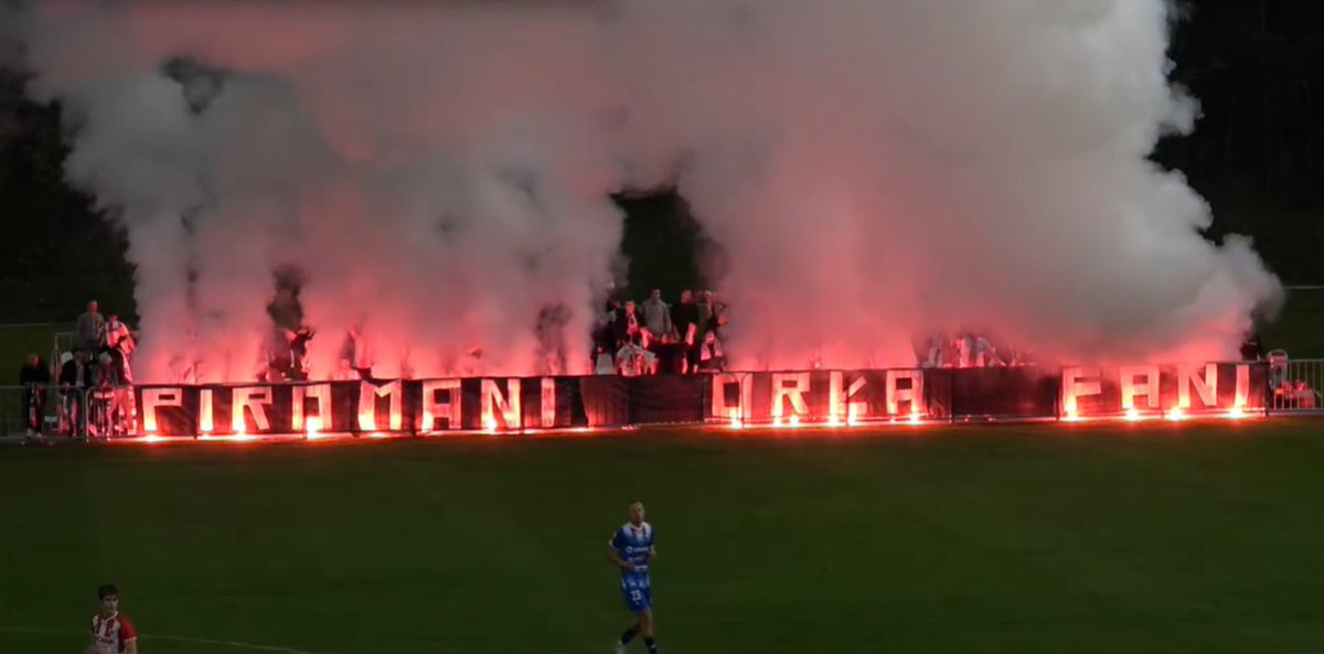 80_samson's tweet photo. WYCHOWANI NA BUDOWLANYCH 2
Orzeł Przeworsk - Stal Mielec
26.09.2026
Mecz otwarcia przebudowanego stadionu pokazał moc fanatyzmu DUMY PRZEWORSKA. W tym miejscu wielki szacunek dla każdego kto przyczynił się do przygotowania tego wydarzenia. BYLIŚMY! JESTEŚMY! BĘDZIEMY! https://t.co/QNKKTSq1Q8