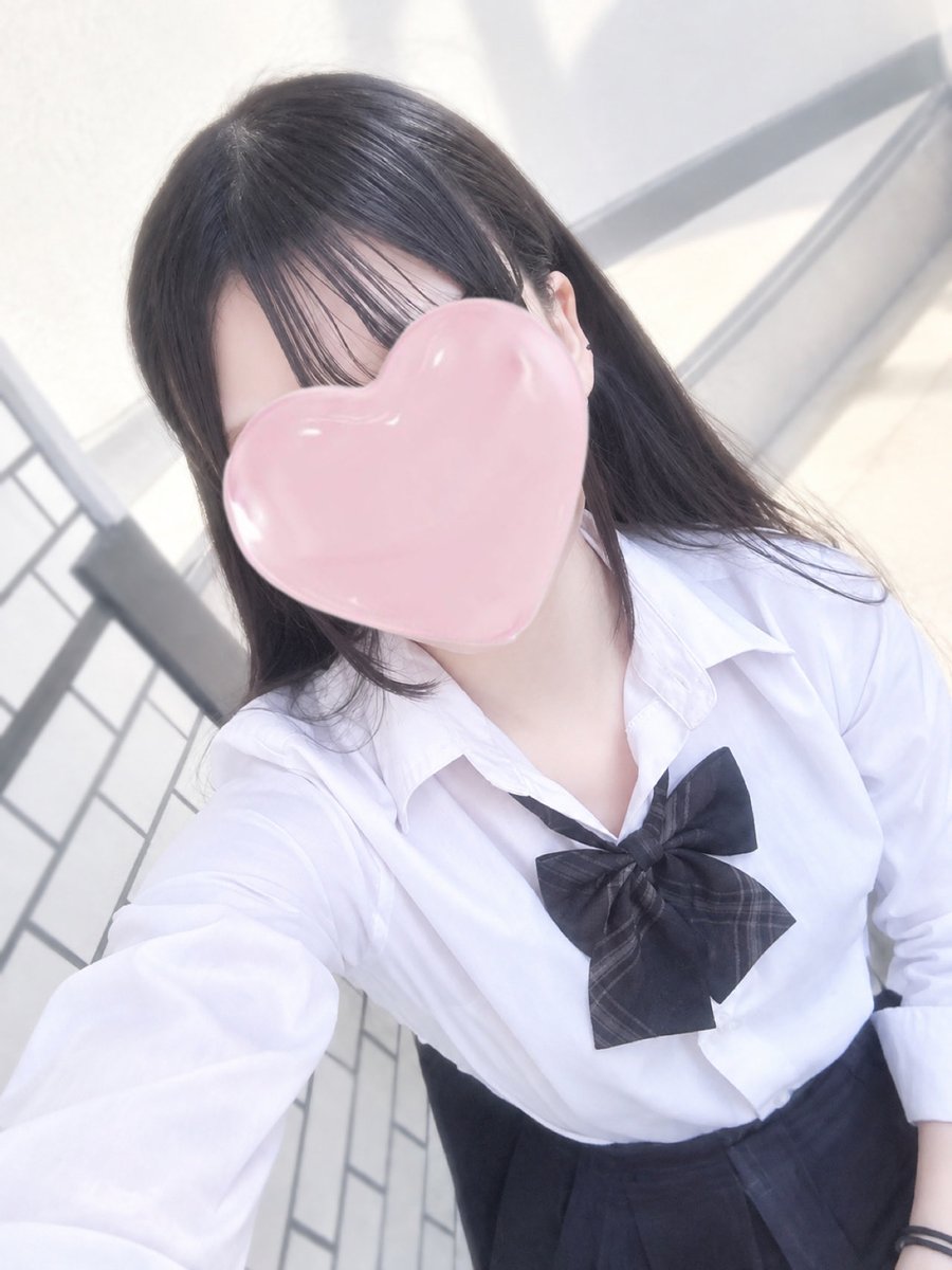 sumire_09_25's tweet photo. すみれいま〜す💕
添い寝しながらゆっくりしよ？
お店で待ってるね💕 https://t.co/wx0Kz7RUB0