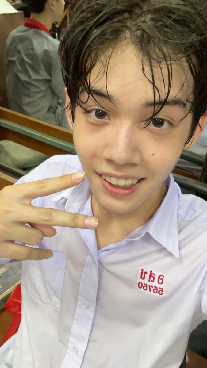 starry2yu's tweet photo. for all of my pretty and all my ugly too
i love to see me from your point of view~ ✨️

yujeen and his microwave baby 🤣 
stay safe and dry, sons! ☀️
@ujeenayp_ @yugeneyaknonmak
#yujeenyugene https://t.co/jkCgjUXKGS