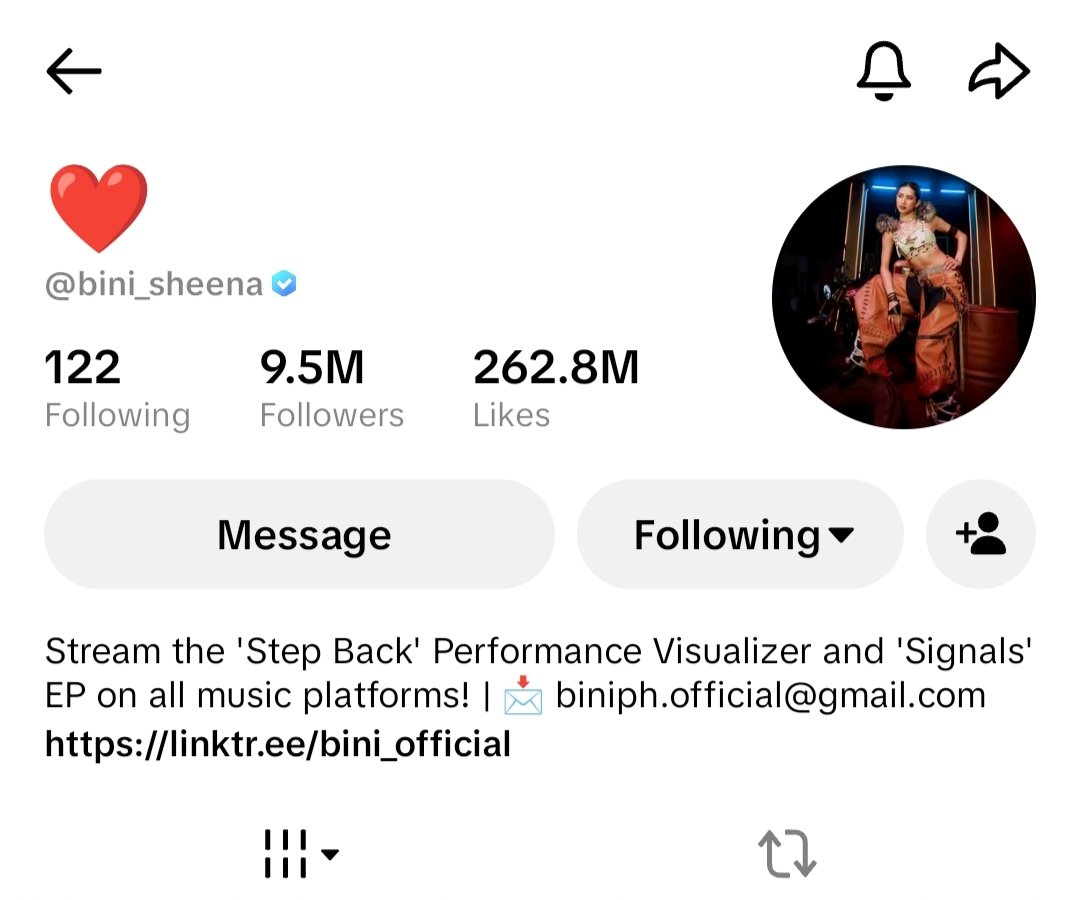 shiniekeli's tweet photo. @pauerrchirp1819 @kazukaki6 account ni baby pogi vs.  page account ng bg mo HAHAHAHAHAHAHAHAHAu https://t.co/hObnKEpWcN