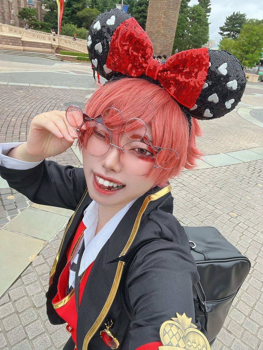 kyourinn_cos's tweet photo. 今年初インパ！🏰
妹&amp;従姉妹とハーツやりました～

#Dハロツイステ
#Dハロ仮装2026 https://t.co/2T0q3bvlKi