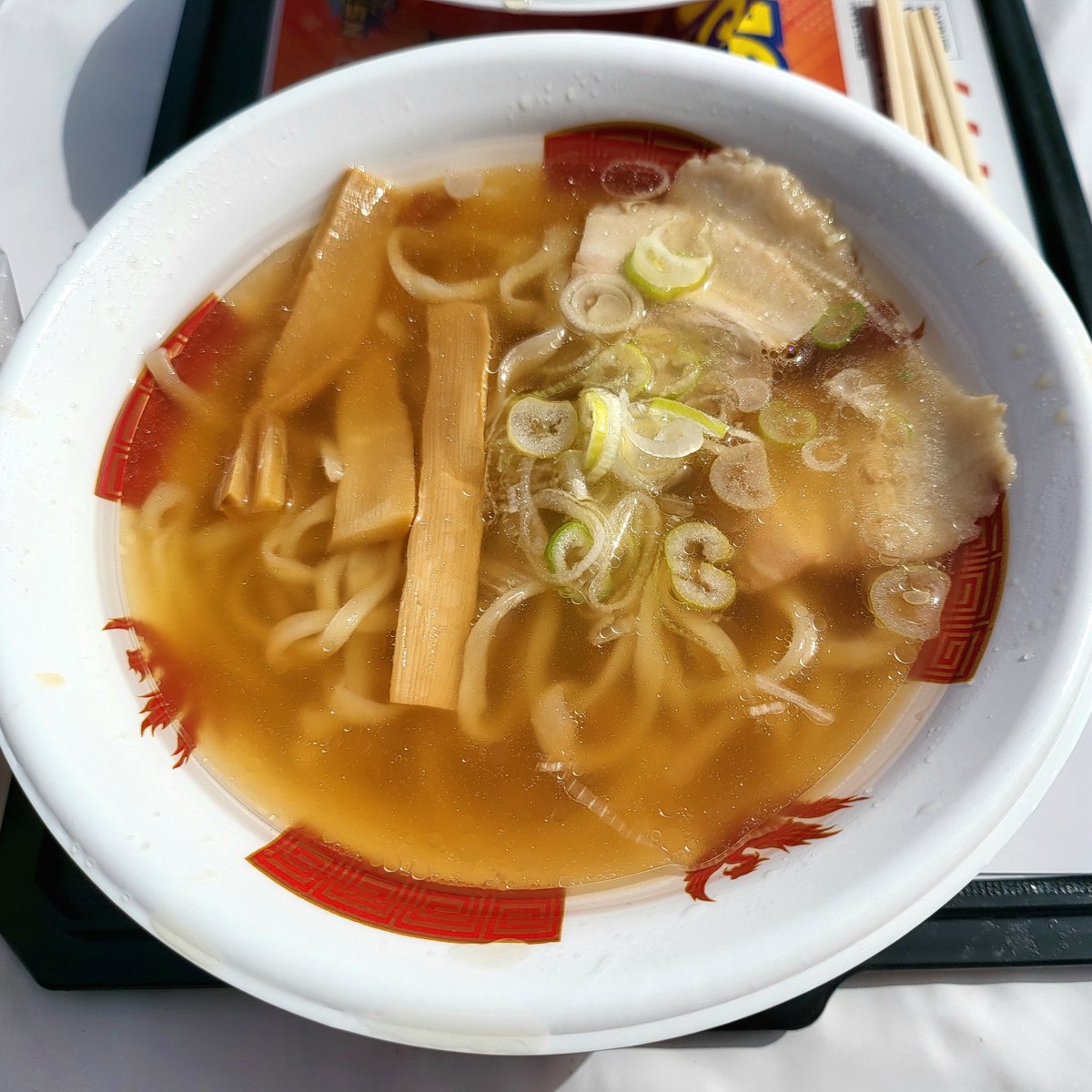 FuchiKUMARA's tweet photo. #NSTまつり のラーメンFesに先日食べなかった坂内が出店していた　高木善朗サバサンドも買う
お笑いライブ、何やってるかよく見えなかったけどおもしろかった
#坂内 #マックフルーリー明治アーモンドチョコレート https://t.co/5SVKf7T2l5