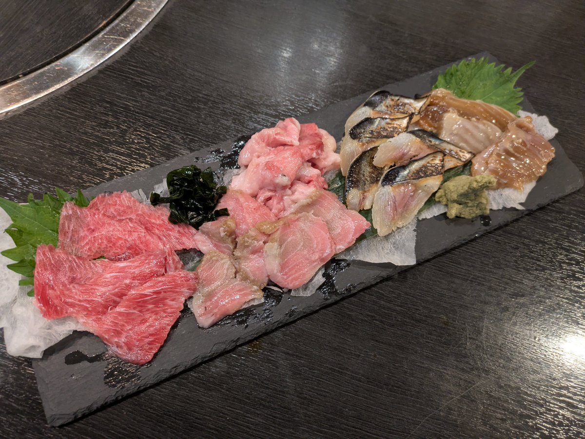 sf7777's tweet photo. 今日は、地鶏みぞれ鍋コース〜、三元豚のつゆしゃぶコース。#地鶏みぞれ鍋コース #三元豚のつゆしゃぶコース #地鶏みぞれ鍋 #三元豚のつゆしゃぶ #遊食家 https://t.co/FdalP6yCJL