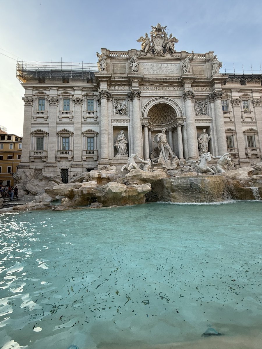 h3ihjx's tweet photo. イタリア🇮🇹ローマ

memories
トレビの泉⛲️
絶対来たかった‼️

＃ローマの休日聖地巡り 
＃イタリア🇮🇹ローマ https://t.co/59JNxHz9Ex