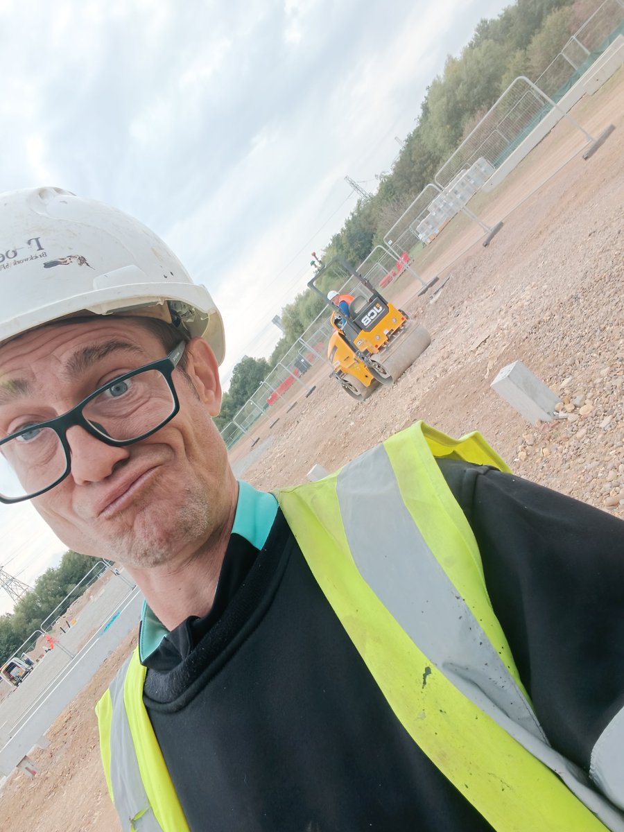 Anti_jihadi's tweet photo. @Vmartine1905 @TheDeadSeven Here's me at work paying YOUR benefits for reference 👌😂 https://t.co/Je2ITopptv