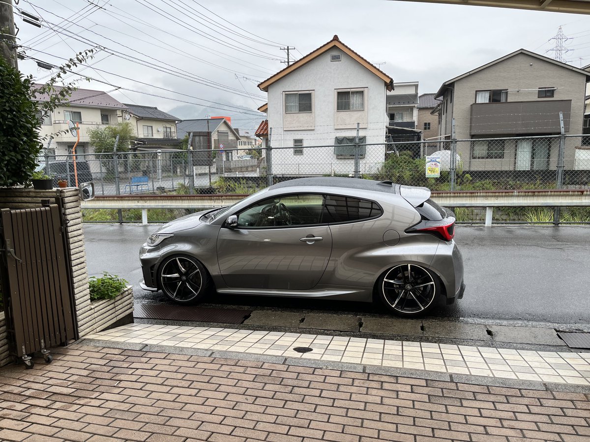 may__624's tweet photo. GRヤリス車高下げやすくて神すぎた
最初普通に下げたらこれで笑った🤣 https://t.co/CspyQIzh3k