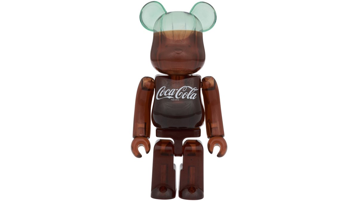 followtreasures's tweet photo. Coca-Cola gives BE@RBRICK a bottle and a can. Translucent brown or glossy red; Japan preorders open, January 2027 shipment planned. https://t.co/7TGYOgW2gF ©2026 The Coca-Cola Company. BE@RBRICK ©2001–2026 MEDICOM TOY. https://t.co/SBhCQb7HtO