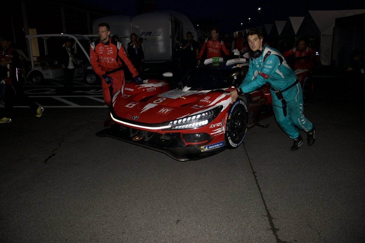takeru_bianchi's tweet photo. 優勝した両車の車検場in
#WEC #WECjp #富士スピードウェイ #6HFUJI https://t.co/KrnGxJfnSx