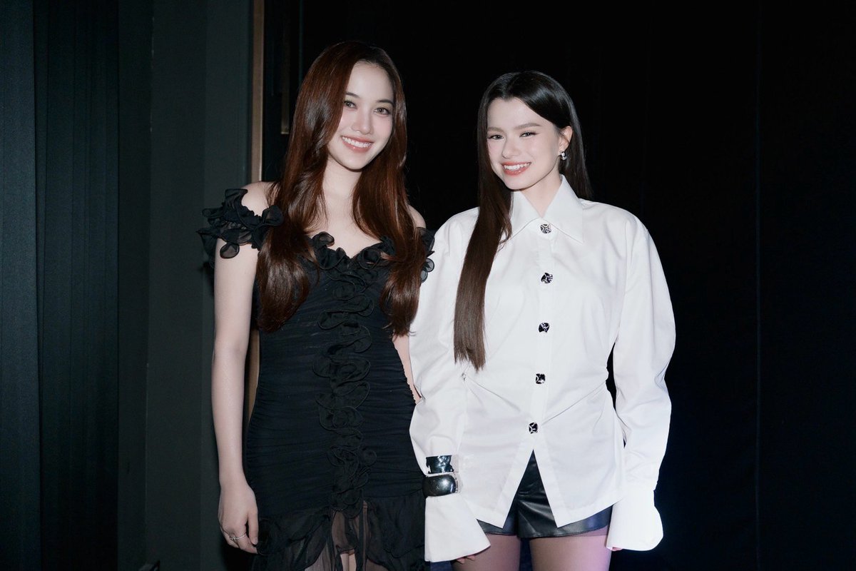 ANiceEnt's tweet photo. เปิดเวทีจริงครั้งแรก! 18 ผู้เข้าแข่งขัน “DUO ONE Presented by est Cola” งัดพลังเสียงประชันต่อหน้า 4 คอมเมนต์เตเตอร์ “ดา–เอ็นโดรฟิน, ฟรีน–เบ็คกี้, มิว–ศุภศิษฏ์” พร้อมเปิดให้แฟน ๆ ร่วมโหวตชี้ชะตาเส้นทางสู่ความฝัน

#mewsuppasit 
#FreenBecky 
#ฟรีนเบค
#DaEndorphine 
#DUOONE 
#PROJECTDUOONE

🔗https://t.co/dNDmNoweiO