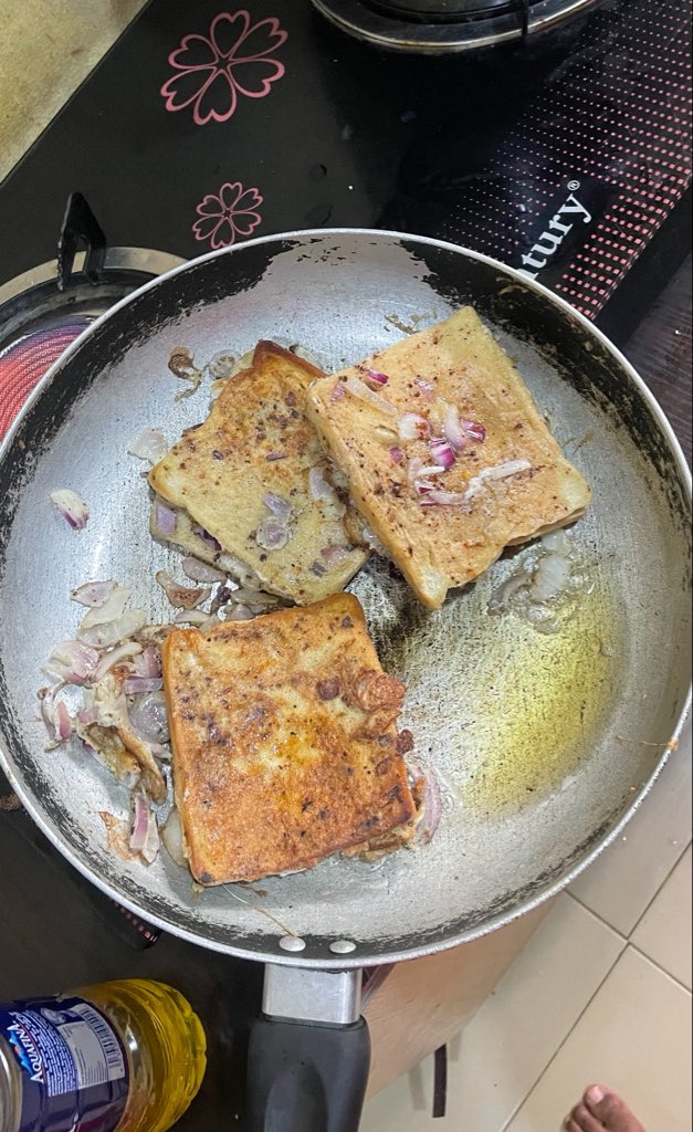 MrChizzyMe's tweet photo. Bread toast, self-made 💪🦅 https://t.co/CsxHiSUYsY