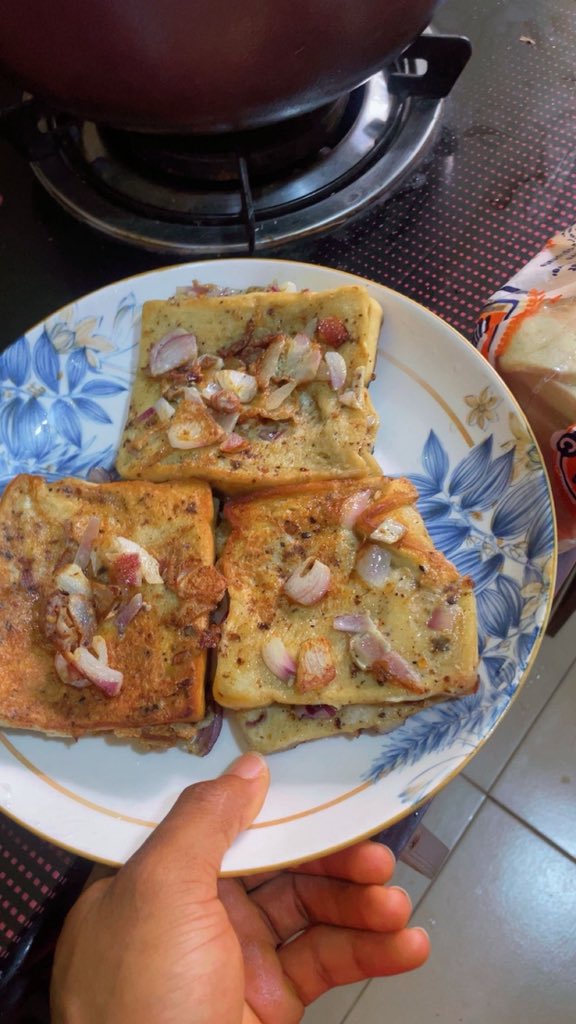 MrChizzyMe's tweet photo. Bread toast, self-made 💪🦅 https://t.co/CsxHiSUYsY