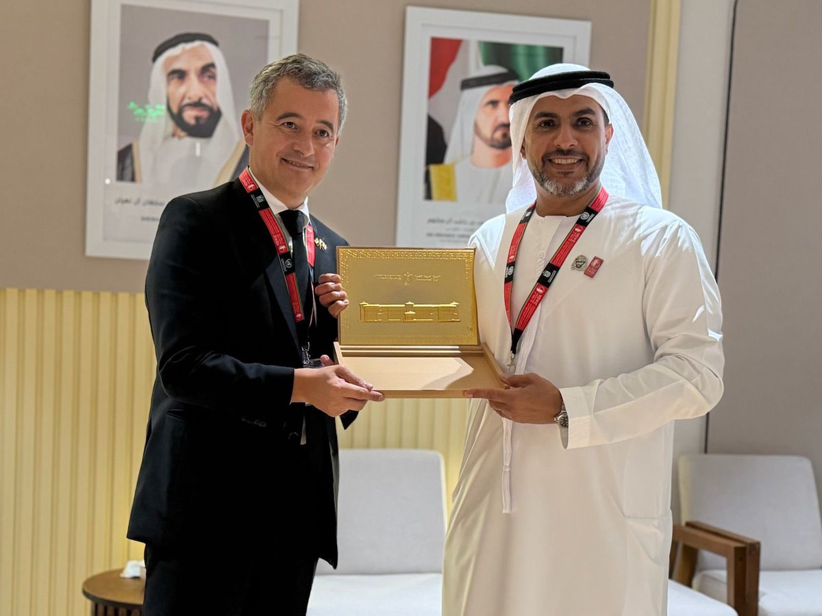 GDarmanin's tweet photo. Au Congrès d'Abou Dabi sur le crime, prise de parole sur la coopération judiciaire internationale, suivie d'un entretien avec le ministre de la Justice émirien, M. Abdullah Bin Sultan Bin Awad Al Nuaimi.  

À mon arrivée au ministère de la Justice, les extraditions vers les Émirats arabes unis étaient un événement. Depuis, 28 extraditions ont été assurées avec l'aide des Émirats. Ces progrès se poursuivent également sur le terrain des saisies-confiscations, dans la continuité d'une importante saisie, fin 2025, visant 33 appartements, pour 23 millions d'euros.

La coopération entre la France et les Émirats arabes unis est décisive et fidèle à une ligne partagée : que le crime ne reste pas impuni et qu'il ne profite jamais.