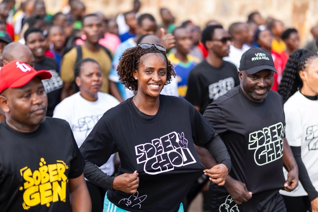 umunotanews's tweet photo. Mu gitondo cyo kuri iki Cyumweru, Minisitiri wa Siporo, Nelly Mukazayire yifatanyije n'abaturage bo mu Karere ka Gakenke biganjemo urubyiruko, muri Siporo rusange ya "Car Free Day".

Iyi siporo yahujwe n'ubukangurambaga bwo kurwanya ibisindisha  n’ibiyobyabwenge cyane cyane mu Rubyiruko "Sober Gen". #UmunotaNews
