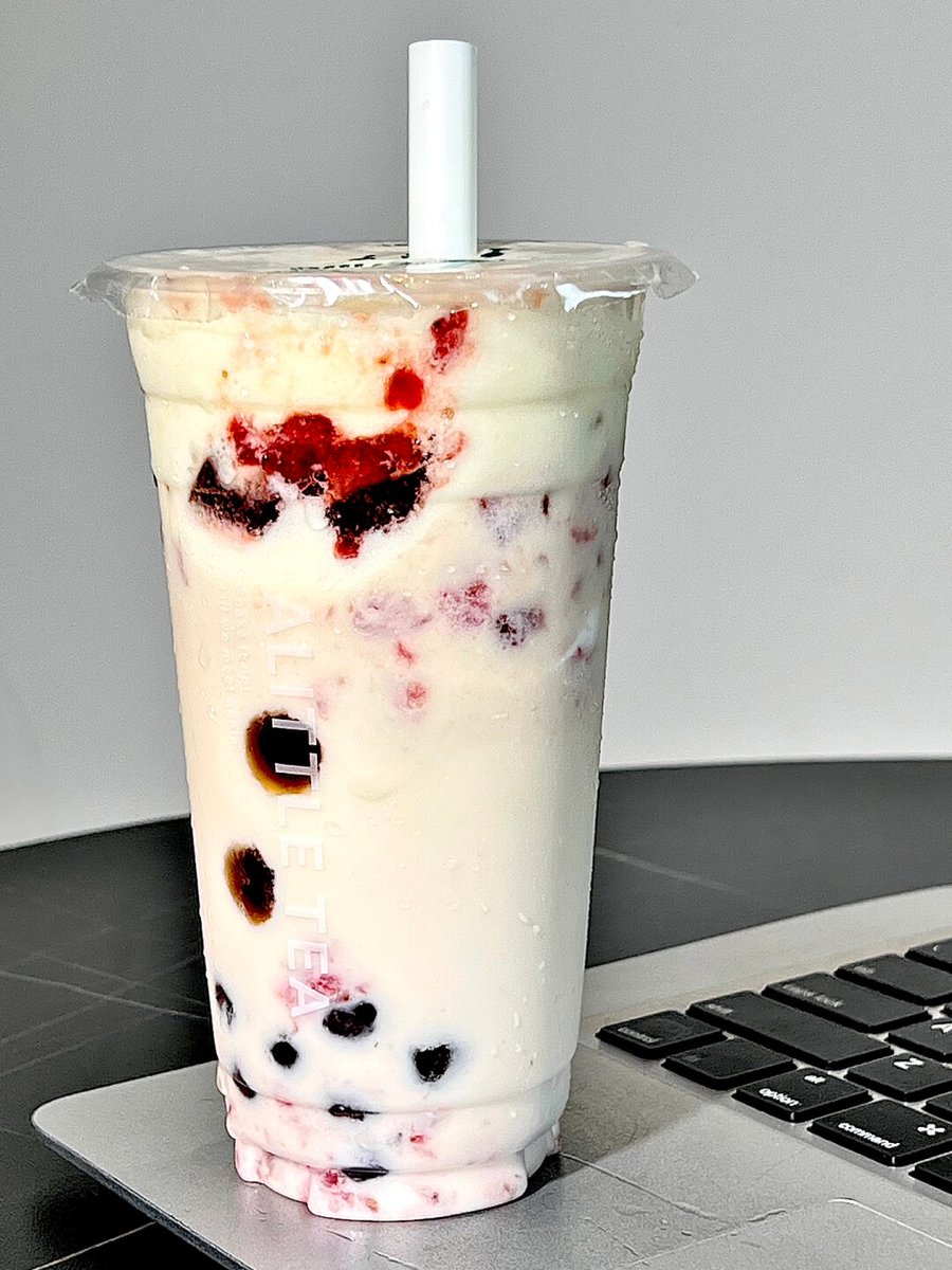 KathryneDeiv's tweet photo. Tomé un helado de vainilla con chispas hoy! El sabor dulce y cremoso me alegró todo el día ， https://t.co/QJtAgi8Fox