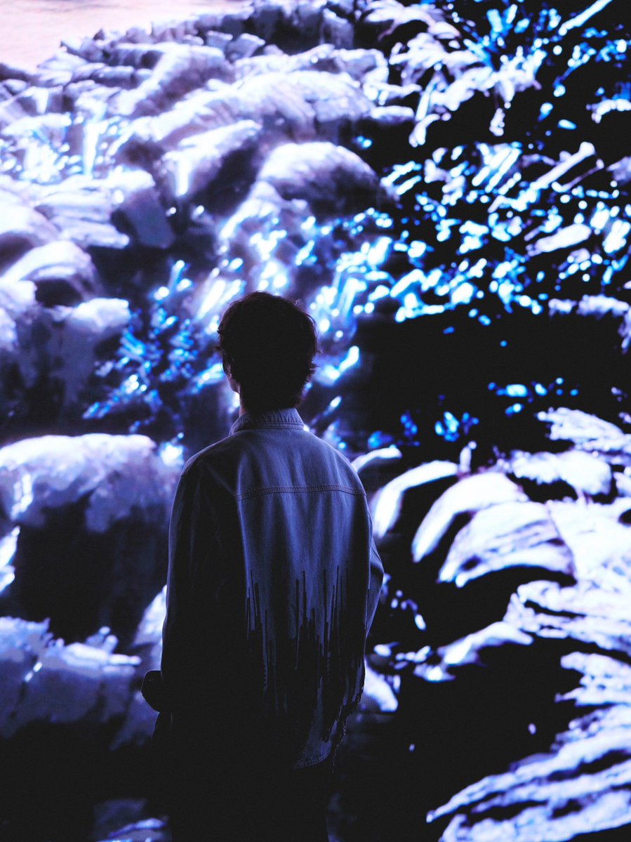 yibaersan's tweet photo. Yeah thanks for the lockscreen material yibo https://t.co/FfyojqVWSb
