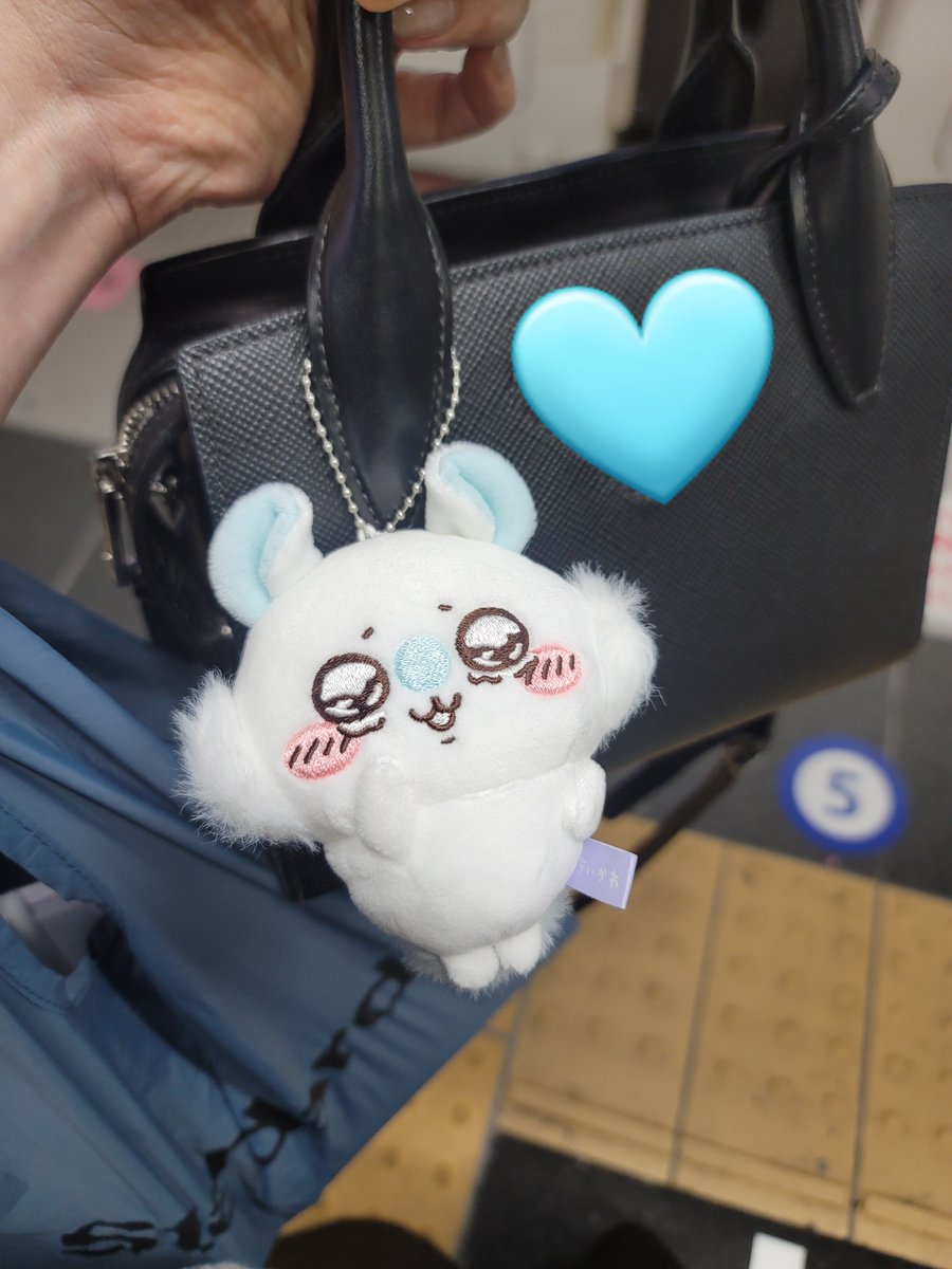 bs_asarika's tweet photo. 親友ちゃんがモモンガちゃんグッズ
めっちゃ譲ってくれた😭😭❤
このサイズのぬい欲しかったから
めちゃくちゃ嬉しいいかわいいぃ😭 https://t.co/Df5nX1JMGC