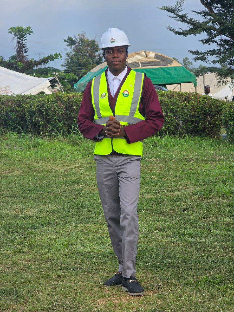QazimDisu's tweet photo. The Scholarship story. A thread🧵

In my 300 level, one email changed everything. Two years later, I graduated with a 4.10 CGPA in Mechanical Engineering. Here's how a scholarship turned my final years around. https://t.co/Te1SCeA84O
