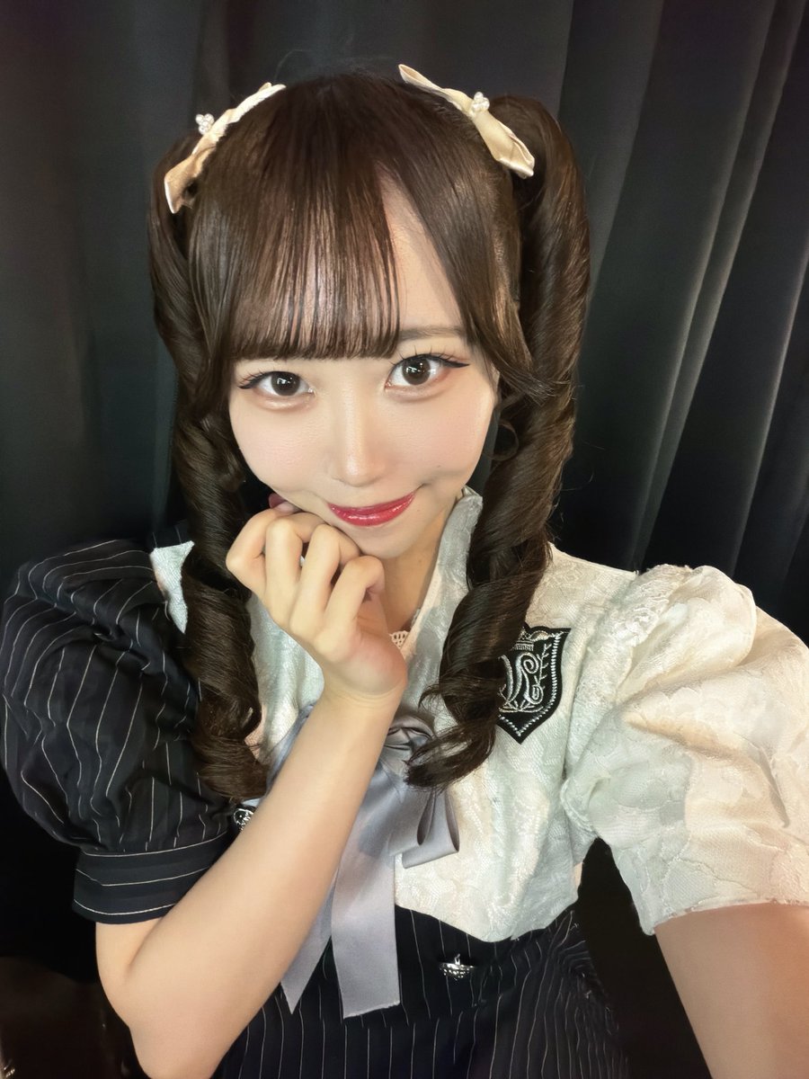 chocolumi_lan's tweet photo. UNISTAGE SPECIAL～アイドルコピーダンスの日～昼の部❕ありがとうございました🎶
決勝後最初のス���ージで、会いに来てくれて感想を伝えてくれた方がたくさんいて嬉しかった😻褒めてもらえて幸せでした🎶
推しカメもチェキもありがとう❣️

#すずらんしょこるみ🍀 #ユニドル https://t.co/mWrtd5gAhM