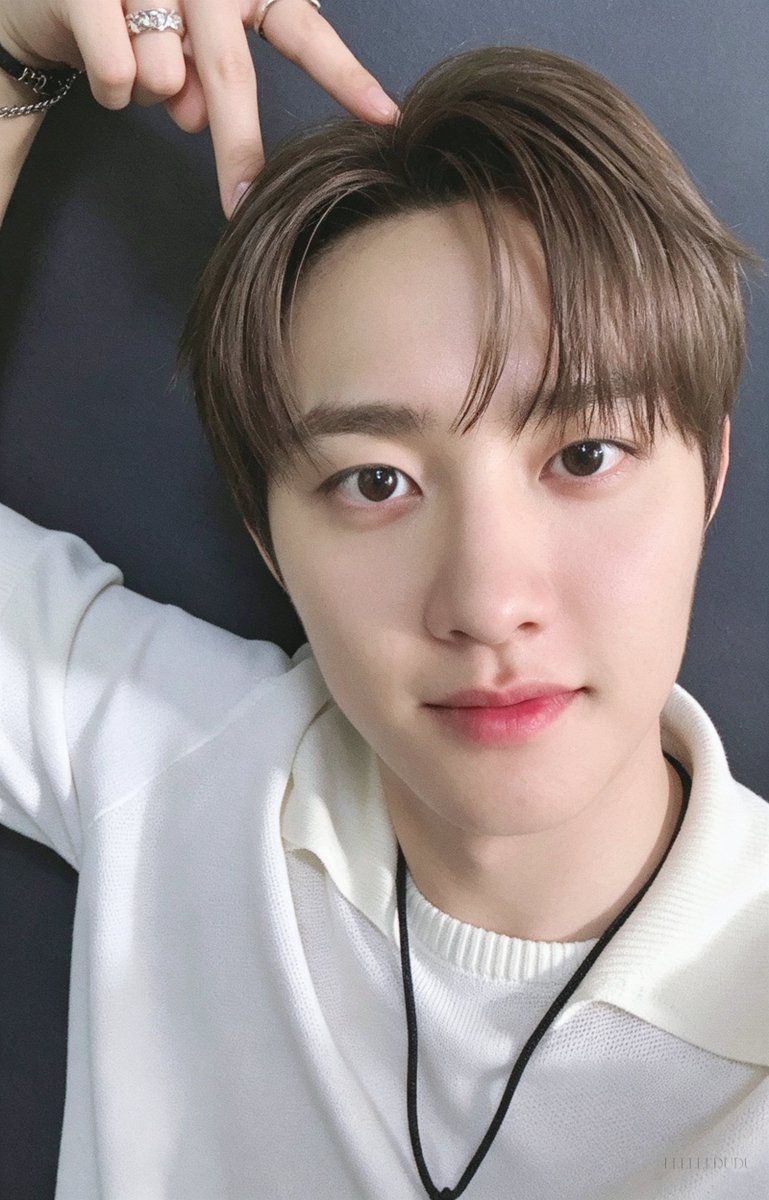 dululudu0112's tweet photo. #디오 #도경수 #DOHKYUNGSOO https://t.co/HrBHB60MSZ