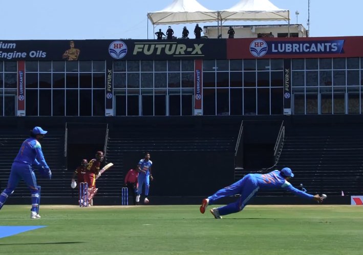 GillPrince07's tweet photo. Meet Rohit Sharma:

- WC within a year.
- doing pr against Shubman Gill,      Virat Kohli, selectors. 
- shubman gill backed him.
- instead of focusing on batting, fielding he was doing a shit show
- Now dropping catches. https://t.co/ZZOydgxrhy