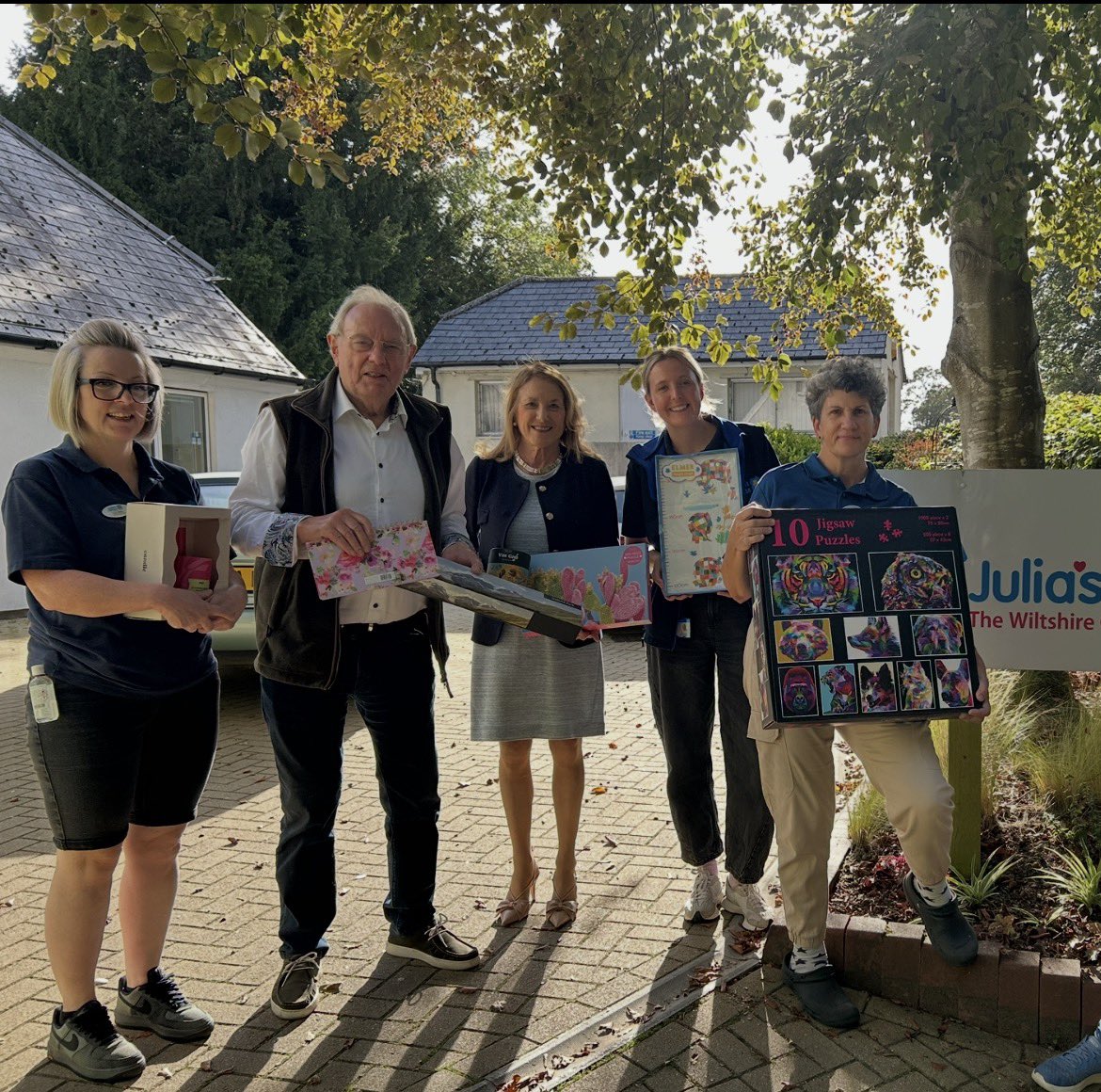 BathMotorFest's tweet photo. Bath Rotary member Allan Gait &amp; his wife Heather pictured here delivering a quantity of books &amp; Toys to @Julias_House in Devizes that were kindly donated by @RobFredBath …
Play Worker For Wiltshire Lisa Magill said “Thank you very much “
Not forgetting Martin Clist https://t.co/ZTqvSOd9L9
