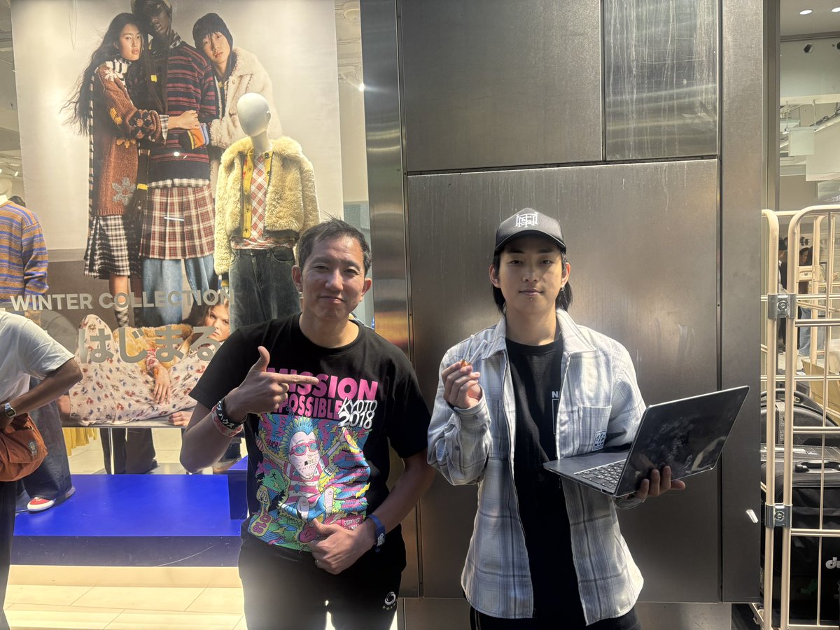 _ulchon's tweet photo. ペルシカリア、May Forth、Conton Candyのクアトロ3連戦終了☑️次はMilkywayにまた戻りBrown Basketからのクアトロでthe paddlesの予定。終演後カンタさんまみさんありがとうございました。！
#TOKYOCALLING #トーキョーコーリング　#ペルシカリア　#mayforth #contoncandy #brownbasket #thepaddles https://t.co/VkJ6QAsfqV