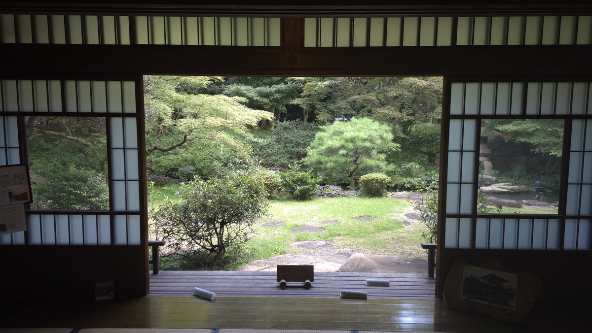 HayanieMozu's tweet photo. 講座で先生がオススメしていた旧前田家本邸に、先日足を運んだ。正直、洋館はピンとこなかったが、そのあと行った和館は何か暗くてとてもよかった https://t.co/afN5XjH2eA