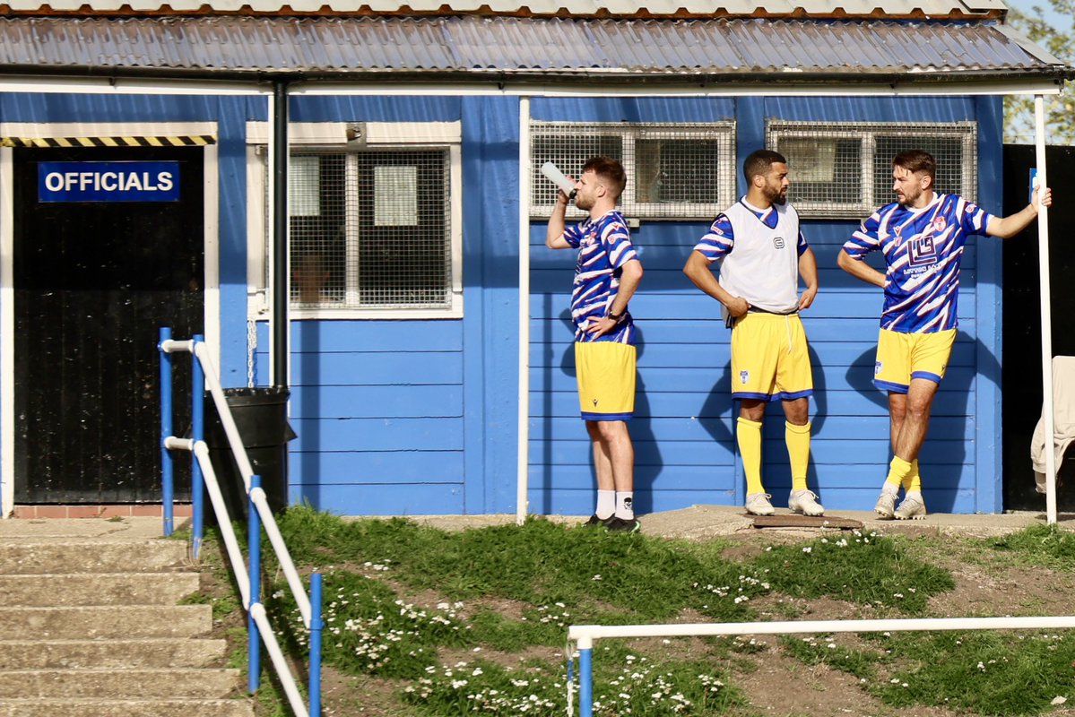 AntLowePhotos's tweet photo. One of the reasons I love Non League football is I get to visit proper football grounds.Bonnymead Park home of @AmesburyFc £7 entry, £1 for a programme, small seated stand, old school dugouts and a passionate slightly feisty game on the pitch #nonleague #nonleaguefootball https://t.co/ibHw0QGXrA