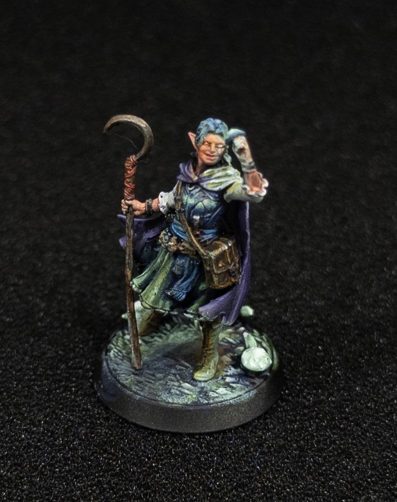burunuu's tweet photo. My friend printed some minis for me to challenge and the DnD sized minis are really really small. Failed the mushroom lightsourced but as an experiment i learnt a lot~

#miniatures #miniaturepainting https://t.co/Ff2bdKNWSo