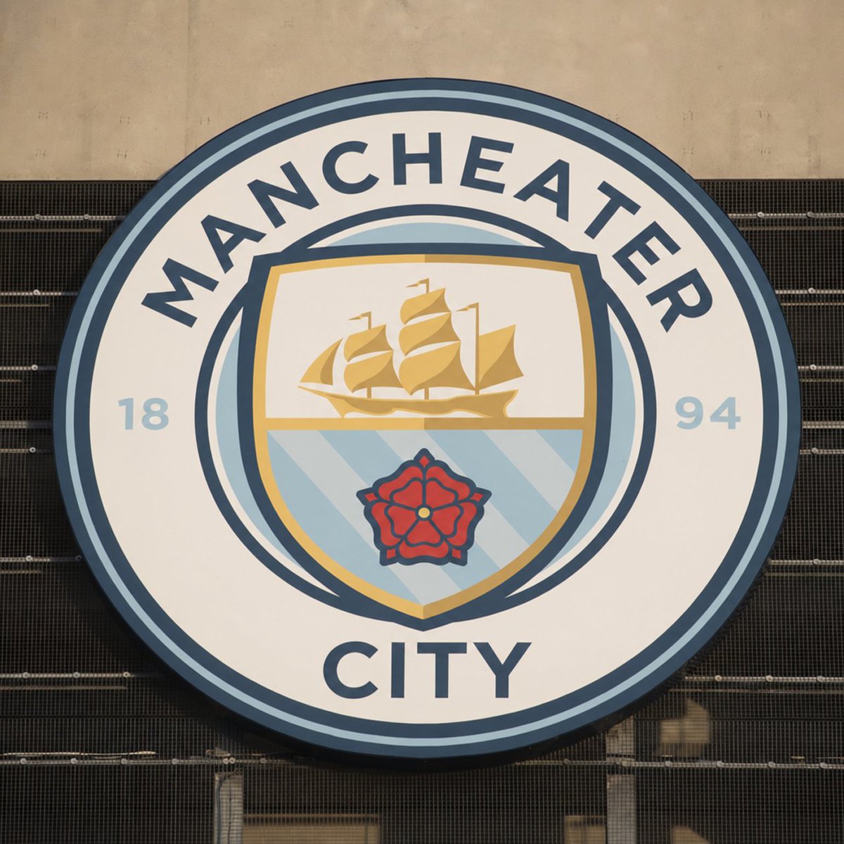 fatratafc's tweet photo. It's been staring at us in the face all this time.  #MancheaterCity #ManCity https://t.co/QXJeI7wmNG