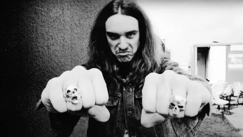 rockattitudegr's tweet photo. Στις 27 Σεπτεμβρίου του 1986, έφυγε απο τη ζωή ο Cliff Burton που άφησε ανεξίτηλο το σημάδι του στην ιστορία του heavy metal, κυρίως ως μπασίστας των Metallica .https://t.co/a3ufLEkzHO https://t.co/dO0UW7DlAw