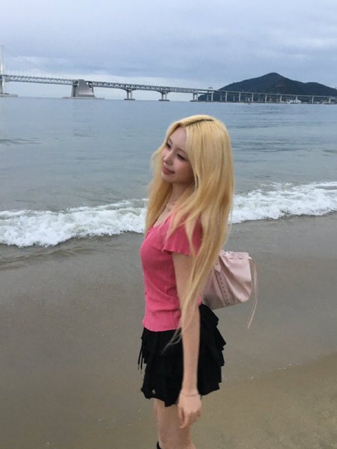 ifeyenation's tweet photo. [👀 #real_eye] WH update! 🌊

“♡ 포리 ♡”

#ifeye #이프아이 #WONHWAYEON #원화연 https://t.co/thS9X1OjM6