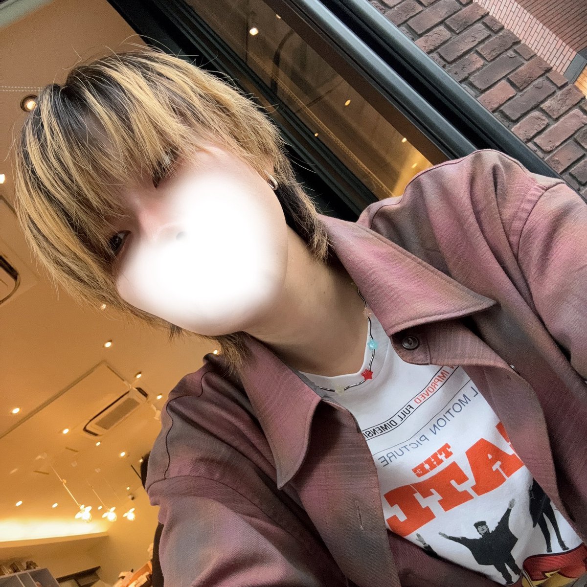 tobihobby's tweet photo. （このブリーチしてる部分にオレンジを入れればウィッグなくても🦊できるんじゃない……？）

って毎年思うけど、毎年やらない（なんだよ） https://t.co/PCO2A7pNXL