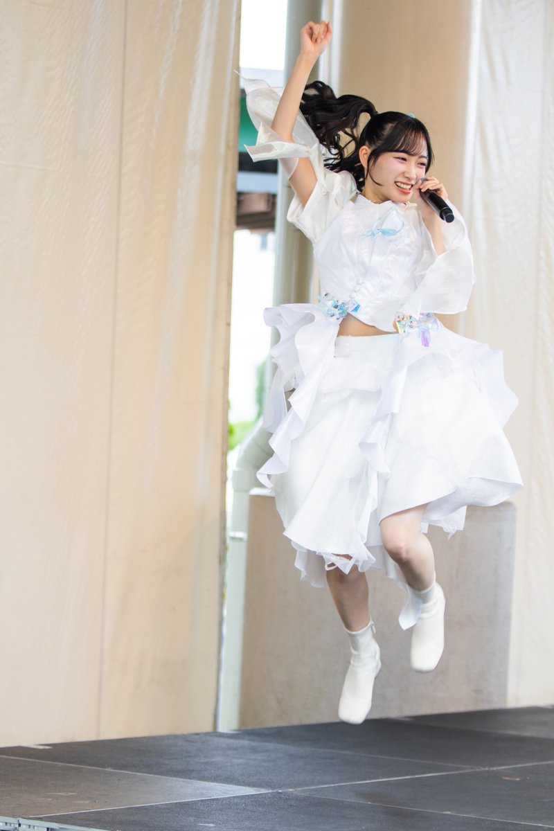 midvillage1028's tweet photo. 天使が舞い降りてきました👼
（"おっしょい"での飛翔中🪽）

#柳美舞 さん🩵
#ばってん少女隊 
#ちゅぴ写コンテスト

新曲「ちゅぴ」リリイベ 
9.27撮影@アリオ橋本 https://t.co/KmZXwt9miw